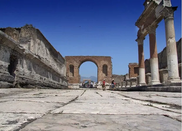 Bay Of Naples Pompeii Trip Photo Image