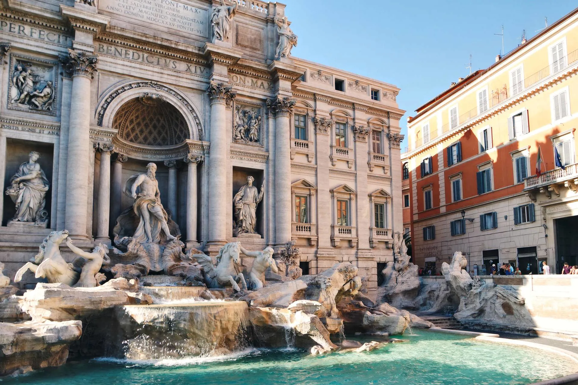 Trevi Fountain Image